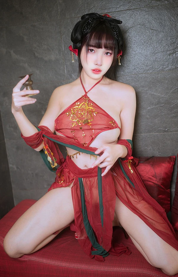 粉嫩福利姬慕慕Momo 月圆之夜无圣光唯美图集